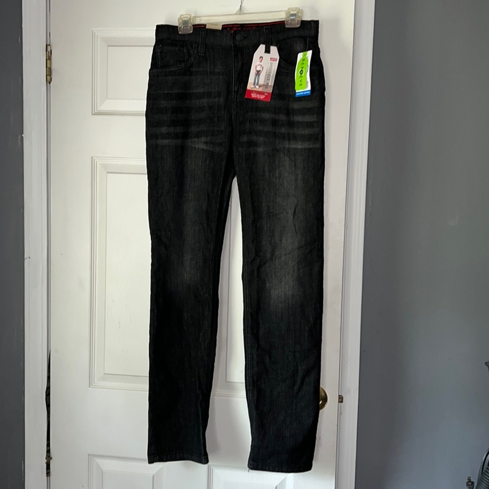 Black Levi’s straight leg! Size: 20 Reg 30x32